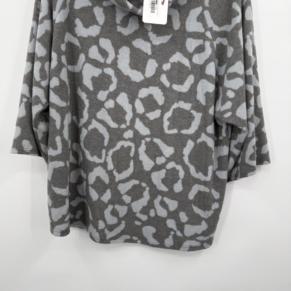 Dear Scarlett Blouse Womens L Gray Animal Tunic Top Cowl Neck 3/4 Sleeve Relaxed - Picture 3 of 11